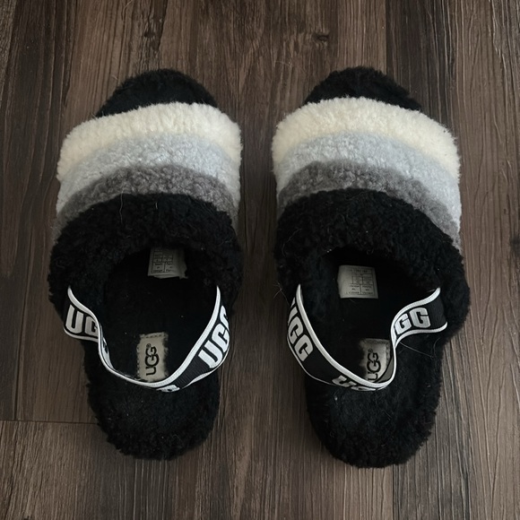 Ugg Slides - Picture 2 of 5